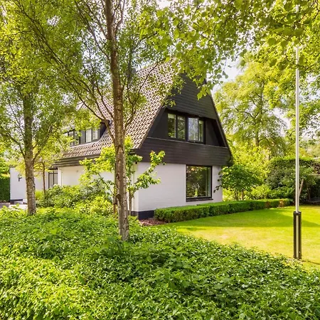 Villa Zuid Bergen